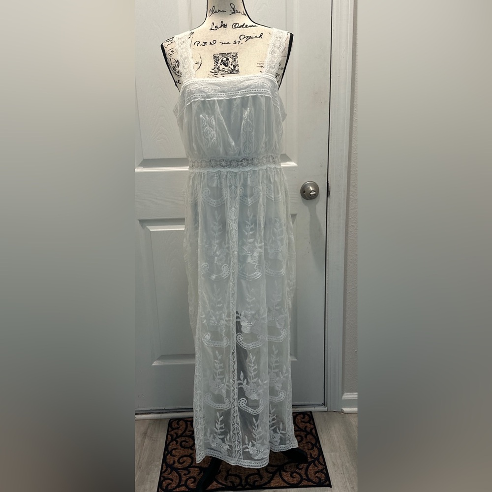 Kings Road White Lace Overlay Embroidered Maxi Dress